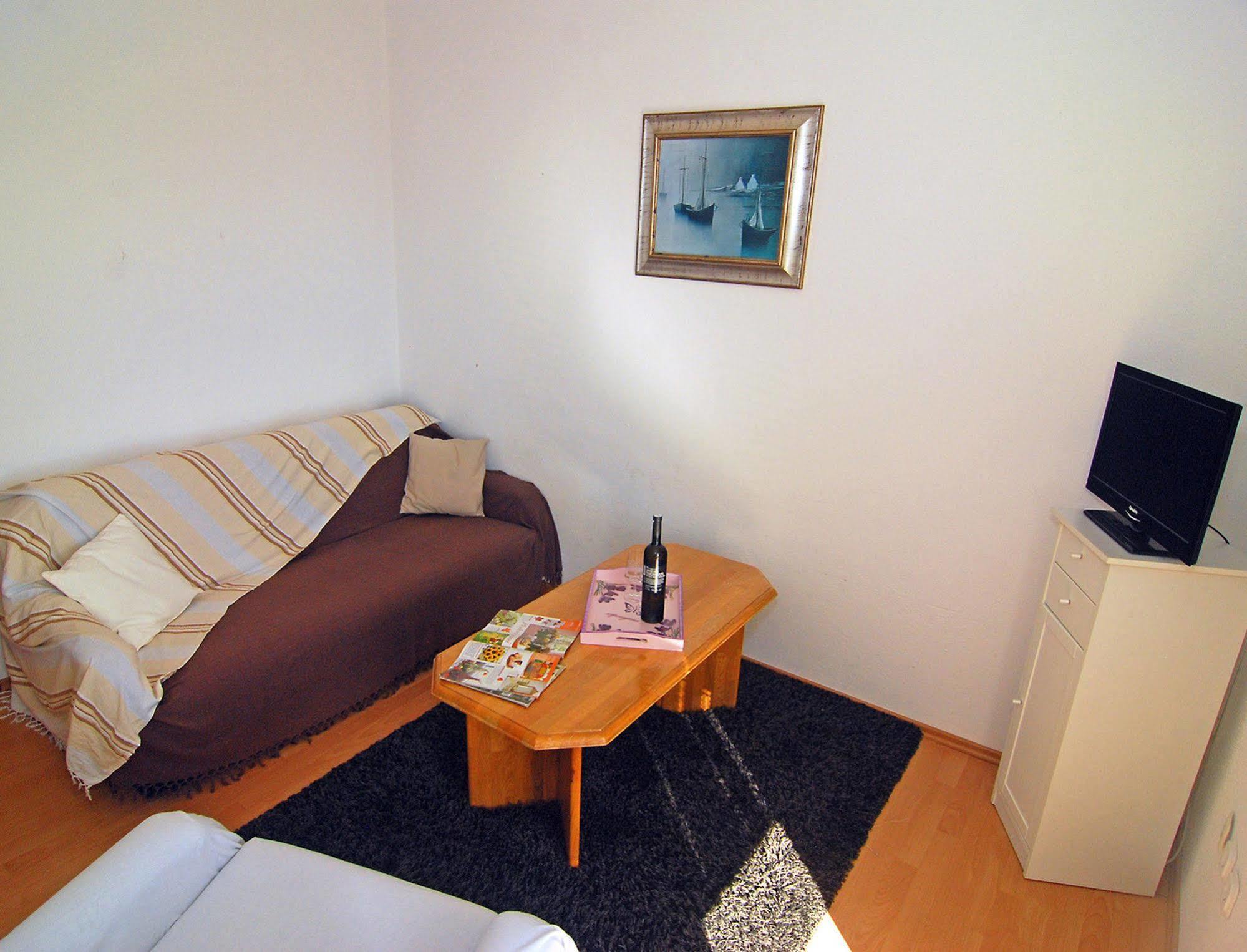Apartments Kairos Сегет-Враниця Екстер'єр фото